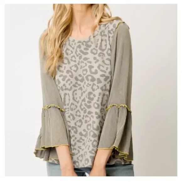 NWT, Pretty Grey Leopard Lettuce Trimmed Sleeve Women’s Size M 3/4 Sleeve Top - Picture 1 of 2